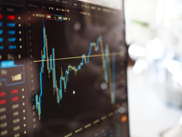 How to Read Stock Market Charts: A Guide for Beginners